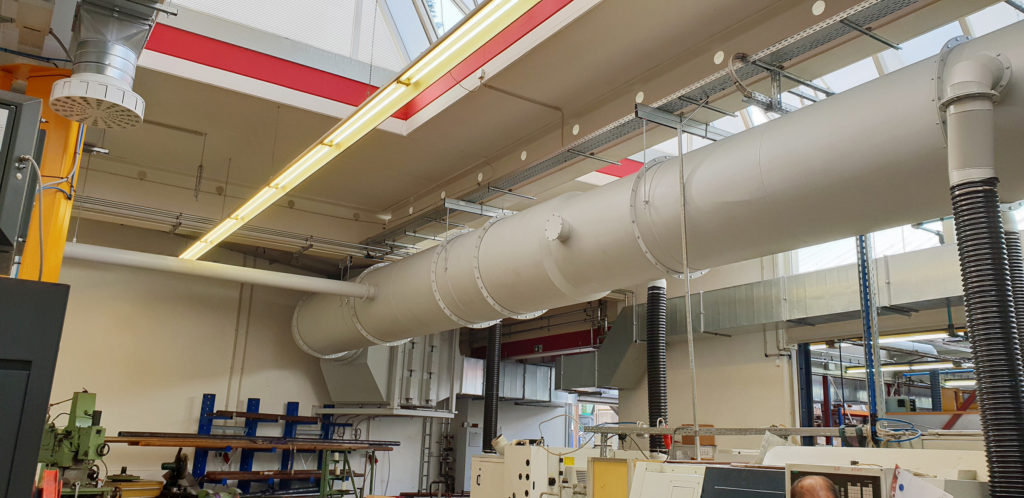 Bei der Entwicklung und Konstruktion angepasster Absauglösungen verwendet Büchel elektrostatische Filter mit hoher Abscheideleistung und niedrigem Energieverbrauch.  Größer dimensionierte Rohrleitung senken zudem die Antriebsenergie.