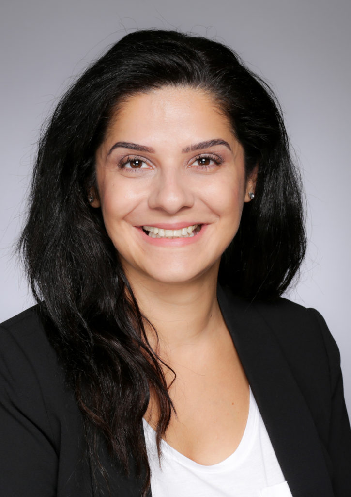 Nilüfer Cebic, Leiterin Produktmanagement und Marketing bei Inovatools: „Wir optimieren, programmieren und entwickeln ’scharfsinnige’ Zerspanungsprozesse und Schneidwerkzeuge für höchste Ansprüche in der Medizintechnik.“