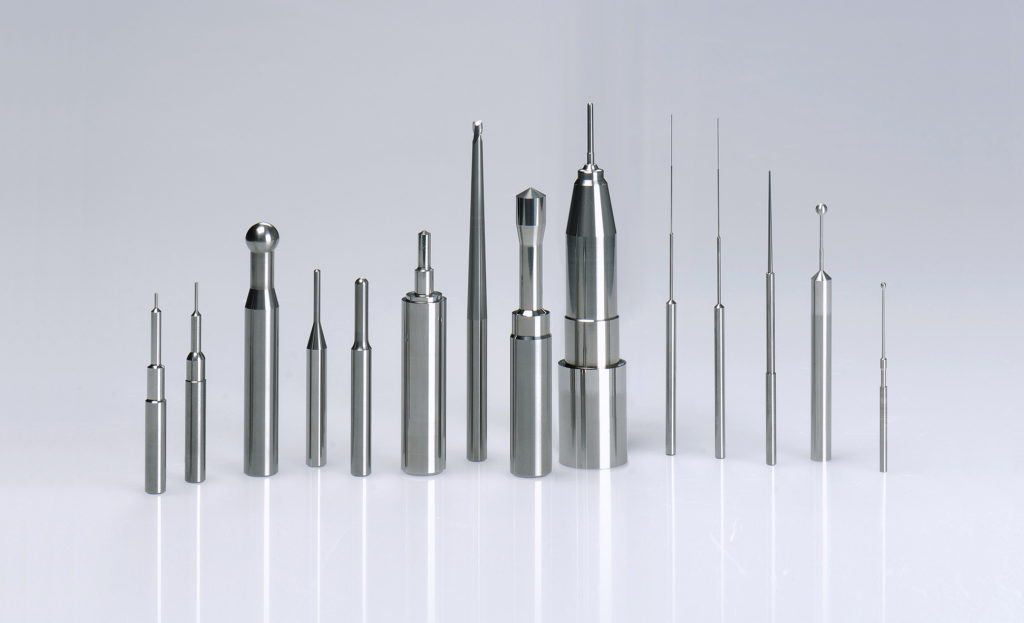 Die präzise Schälschleifmaschine wurde für das Schleifen von Rohlingen wie Fräser, Bohrer, Stufen- und Stanzwerkzeuge sowie andere Rundschleifanwendungen entwickelt.