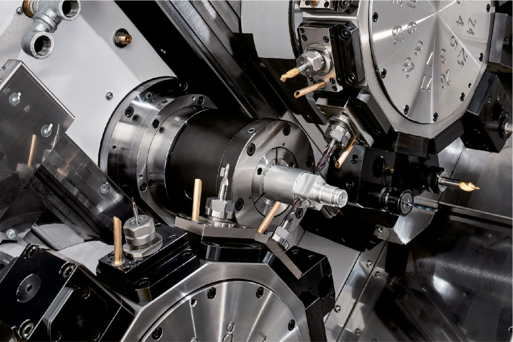 Mit seinen vielfältigen neuen Funktionen läutet das Modell ANX-42SYY auf dem Gebiet der Revolverdrehmaschinen ein neues Zeitalter ein. Nun wird erstmalig eine Revolverdrehmaschine der Marke Miyano mit LFV-Technologie für die oszillierende Zerspanung ausgestattet. Damit gehört das Verwickeln von Spänen, das lange Jahre Probleme bereitet hat, der Vergangenheit an.