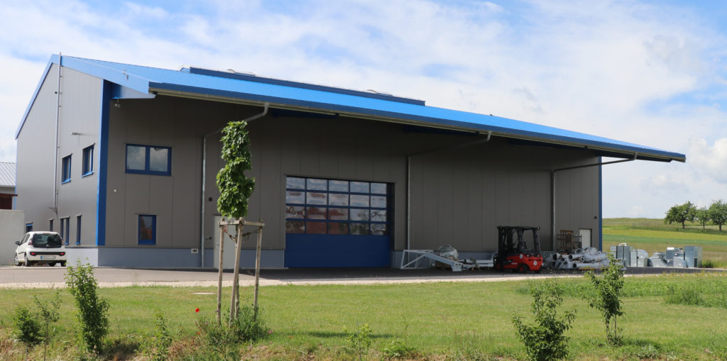 Mit einer neuen Halle – nur wenige Meter von den Bestandsgebäuden entfernt – er-weitert Büchel nochmals seine Kapazitäten.