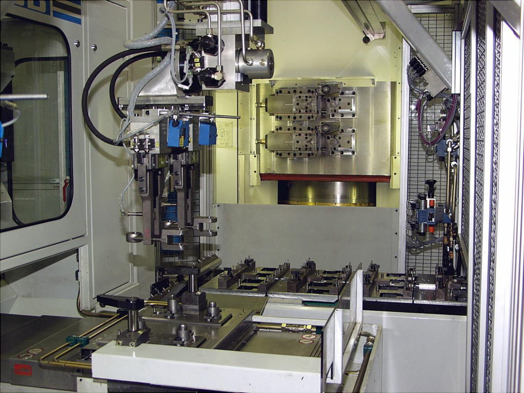 Rundtakt-Anlage mit 5 Stationen.