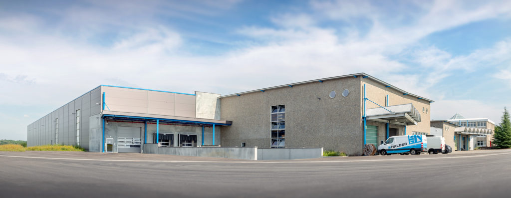 Mit 11,5 Millionen Euro hat die Erwin Halder KG ihre Lagerkapazitäten verdoppelt und die Logistik modernisiert.