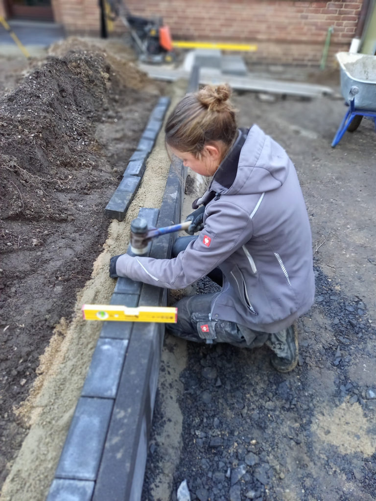 7990.SIMPLEX Schonhammer mit Gummikomposition und Superplastik im Einsatz